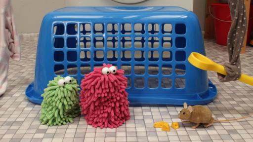 35. Wäschefalle | Rechte: Trikk17 - Trikk17 Wisch und Mop versuchen eine Maus zu fangen