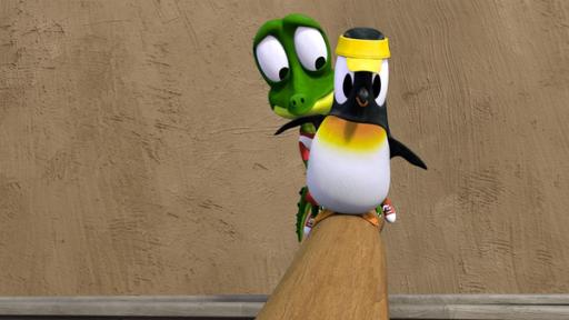Pinguin Anni (Mitte) balanciert sicher über einen Holzstamm, Krokodil Zacki ist hinter ihr und sieht sehr verängstigt aus.